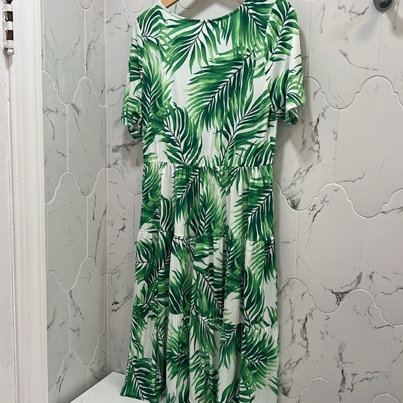 The Curve LA Palm dress - Picture 7 of 11